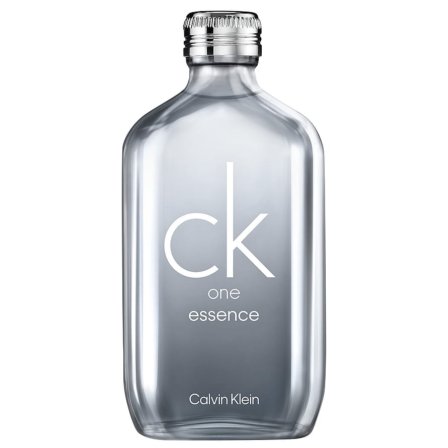 Calvin Klein One Essence parfymflaska för damer på vit bakgrund