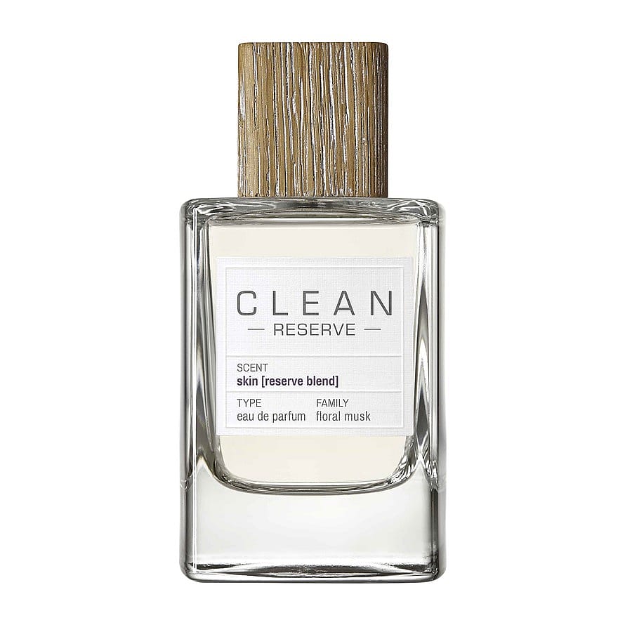 Parfymflaska Clean Reserve Skin damparfym mot vit bakgrund